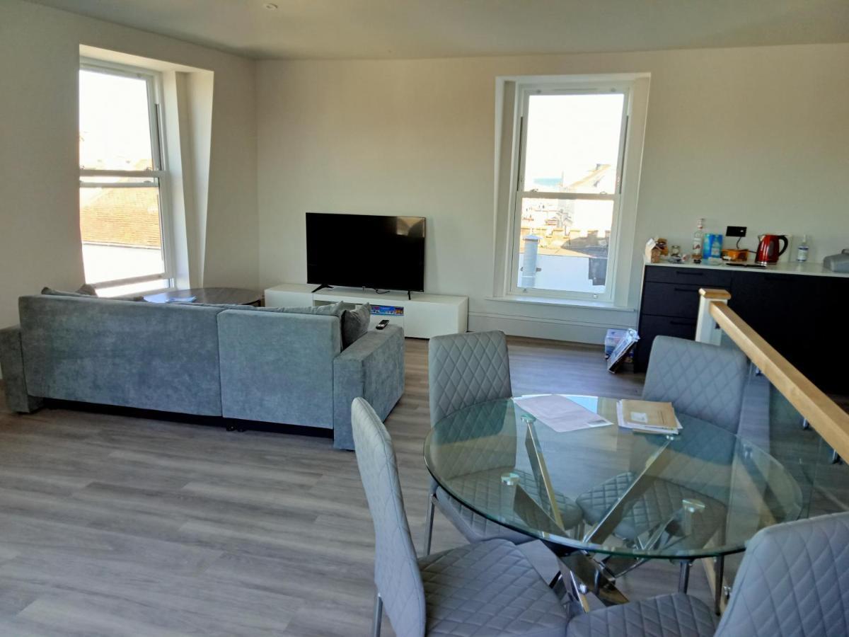Glorious Duplex Holiday Apartment By The Sea Bognor Regis Exterior foto