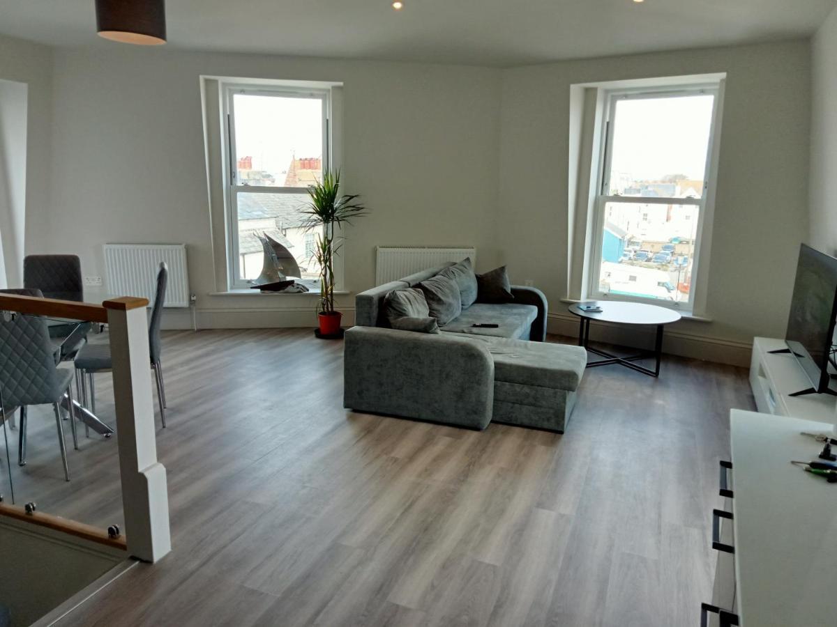 Glorious Duplex Holiday Apartment By The Sea Bognor Regis Exterior foto