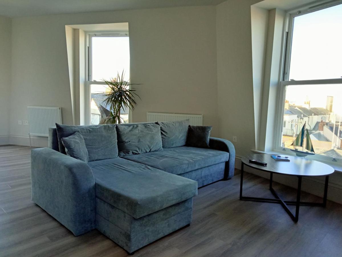 Glorious Duplex Holiday Apartment By The Sea Bognor Regis Exterior foto