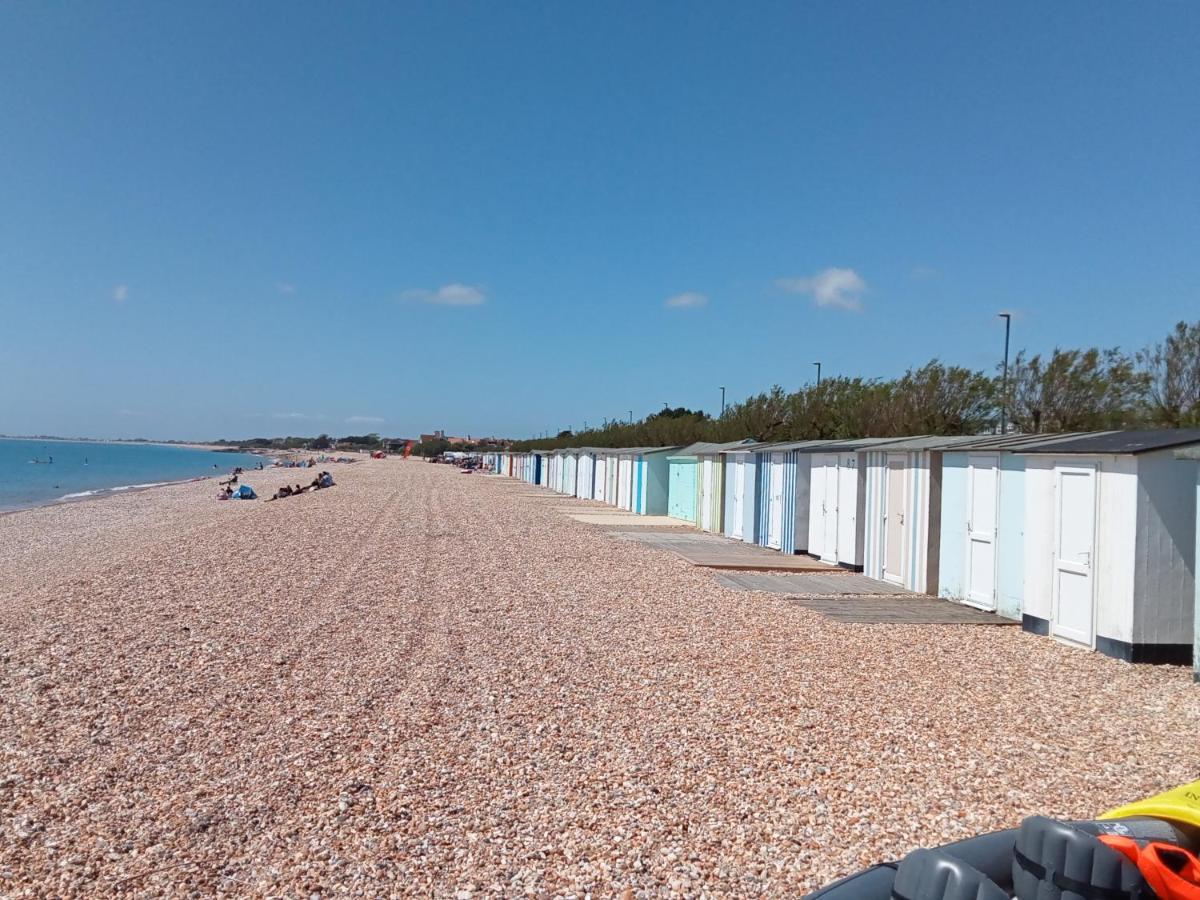 Glorious Duplex Holiday Apartment By The Sea Bognor Regis Exterior foto