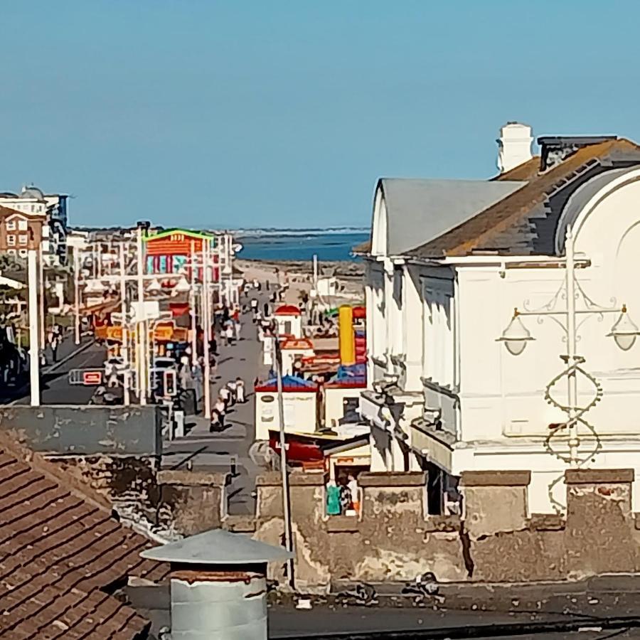 Glorious Duplex Holiday Apartment By The Sea Bognor Regis Exterior foto